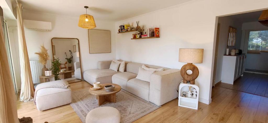 Bright apartment with a view in Saint-Raphaël - 2