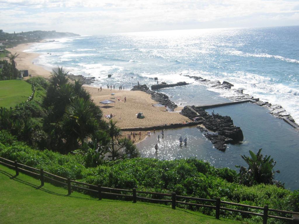 Shaka's Seat Guesthouse-Dolphin Cottage Pet Friendly! No Loadshedding photo