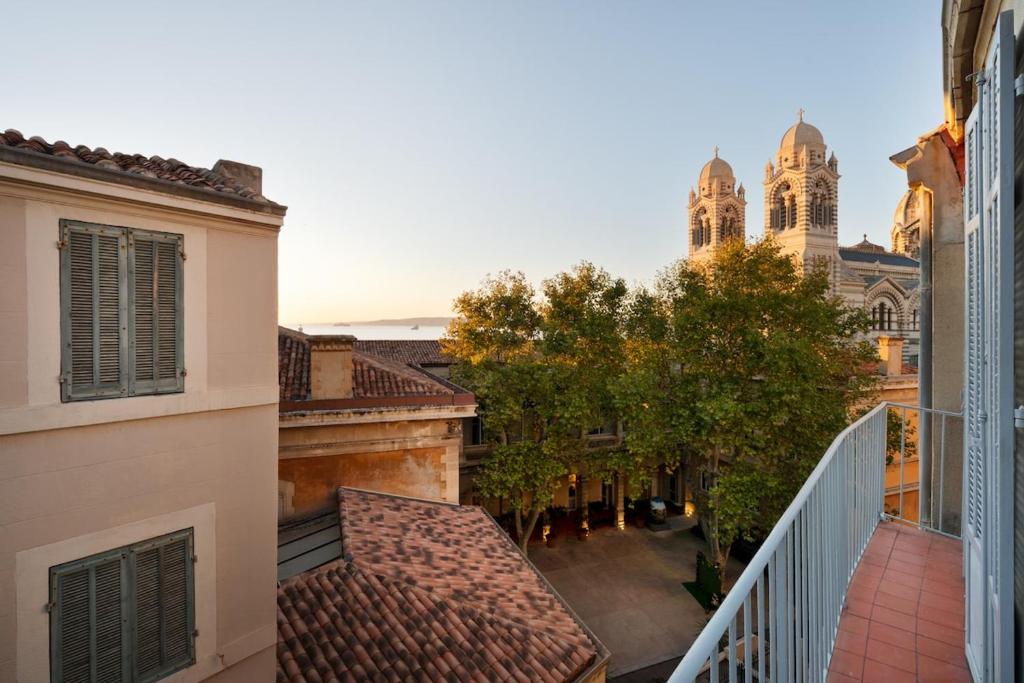 Architect's apartment with sea & cathedral view - 3