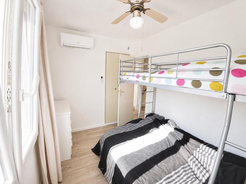 Air-conditioned villa with Swimming pool and terrace Porte du village naturiste - 3