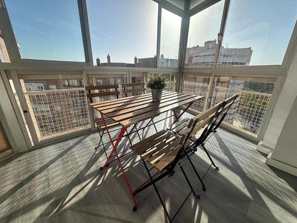 apartamento con terraza - 1