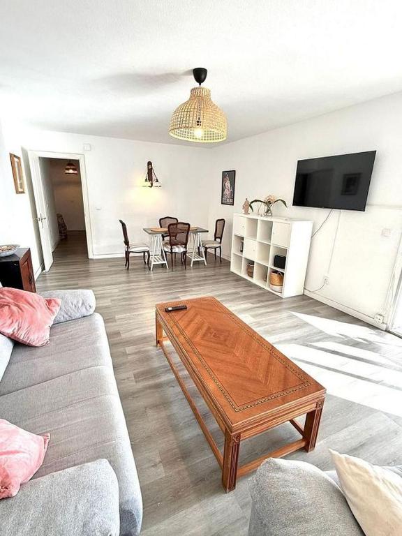 apartamento con terraza - 4