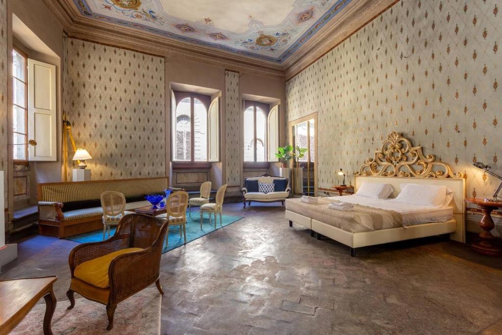 Renaissance Imperial Suite - 3