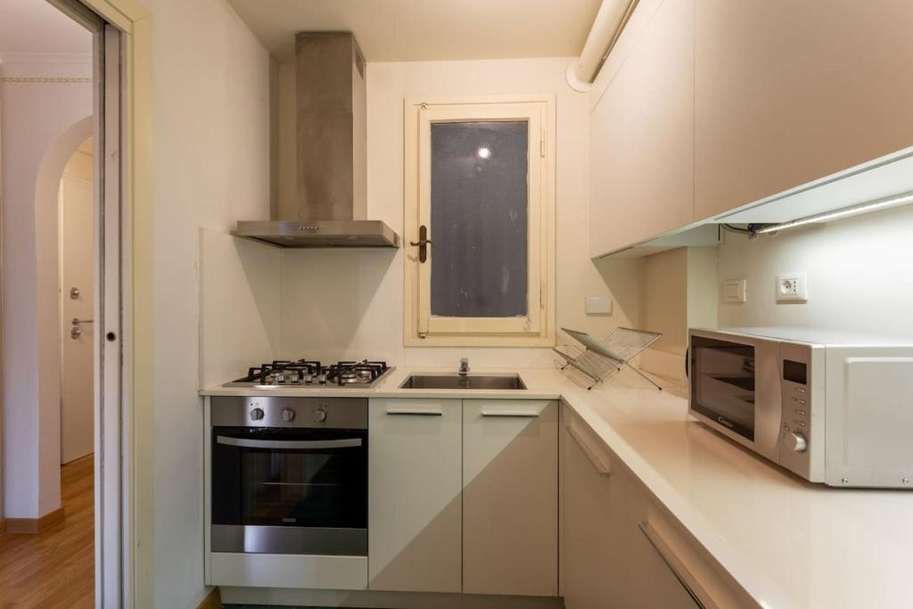Stunning Apartment with View of Ponte Vecchio - 5