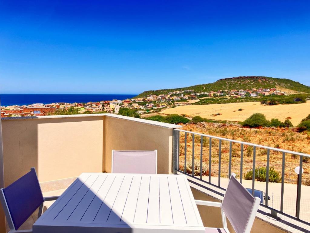 Appartamento in residence con piscina e vista mare - 2