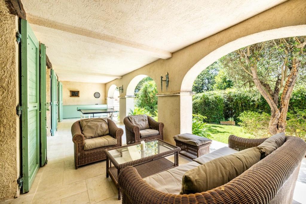 Charming Provencal Villa with Pool & Lush Gardens - 3