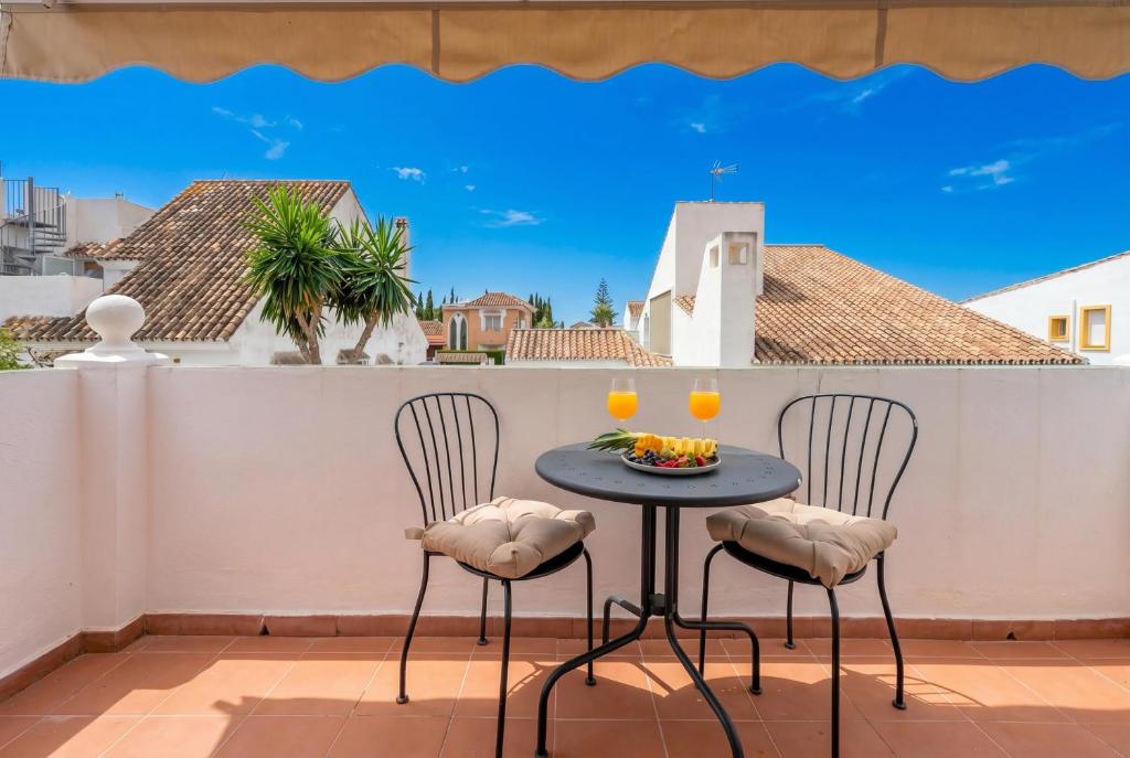 Newly Renovated 4-BED Coastal Villa with Pool - 5