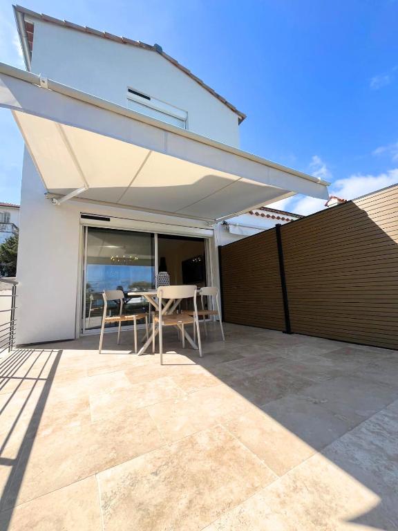 Villa - Sea view Apartments - Private Parking & AC - 3