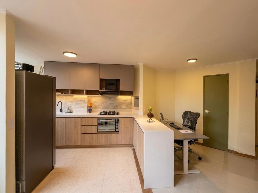 Modern and bright apartment - In front of the UPB & La 70 - 2