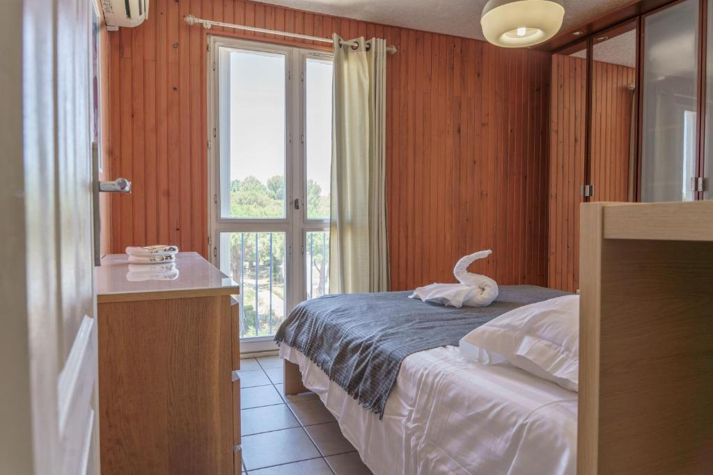 Nouvel Hébergement - L'ESPRIT ROOFTOP - Terrasse Parking Wifi & Climatisation -- A 2MIN de PARC AQUATIQUE, LAC & PLAGE -- RESERVEZ VITE ! - 4