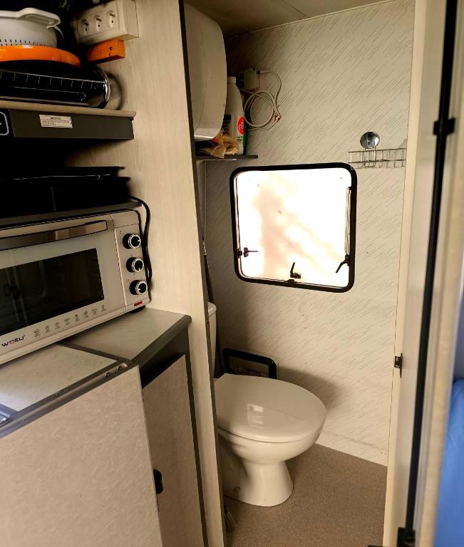 Caravane 3 personnes luxe eau chaude et WC - 3