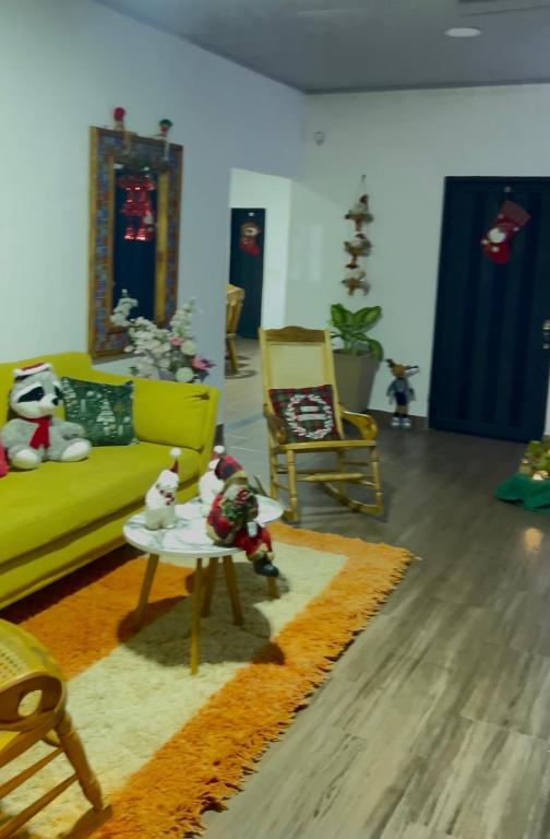 Casa amplia , con piscina privada - 1