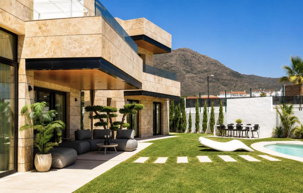 Luxury Modern Villa with Private Pool and Rooftop Terrace - 3