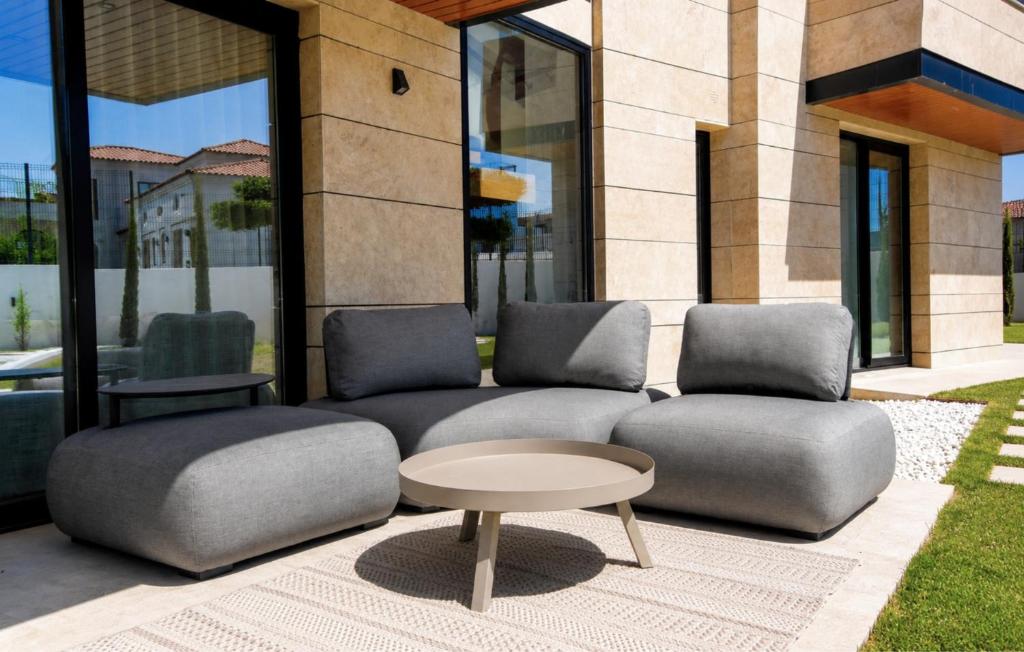 Luxury Modern Villa with Private Pool and Rooftop Terrace - 4