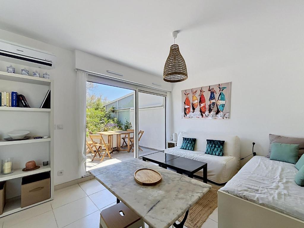 Studio avec terrasse et climatisation, proche plage - 3