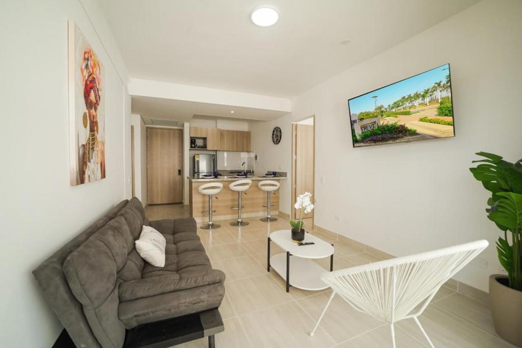 Family Friendly 2BR Apartment Sleeps 4 to 6 - 1