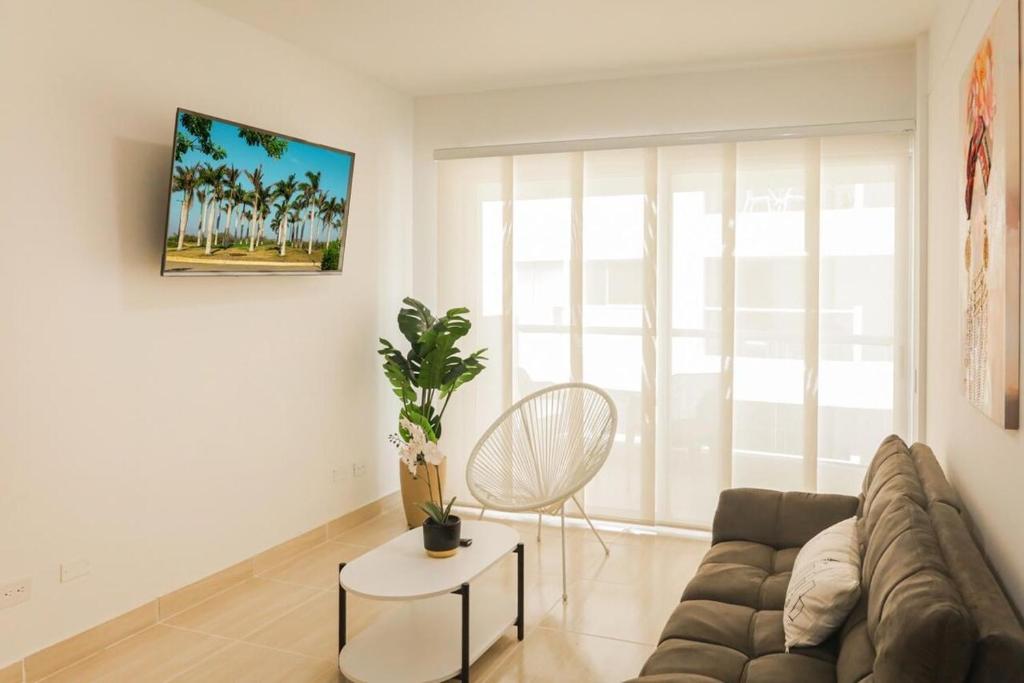 Family Friendly 2BR Apartment Sleeps 4 to 6 - 4
