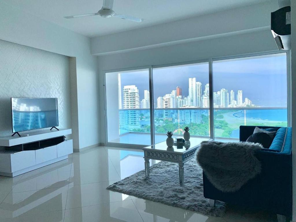 Luxury 2 bedrooms water view apartment - 1