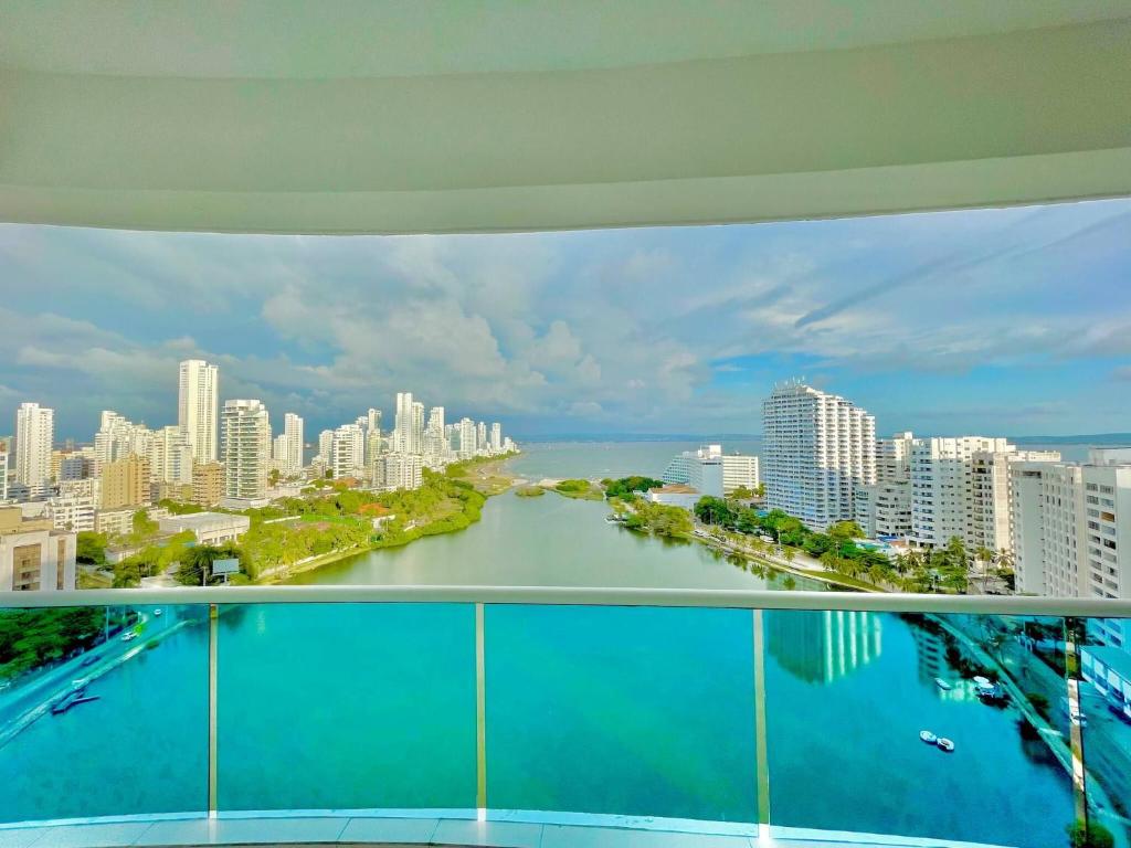Luxury 2 bedrooms water view apartment - 2
