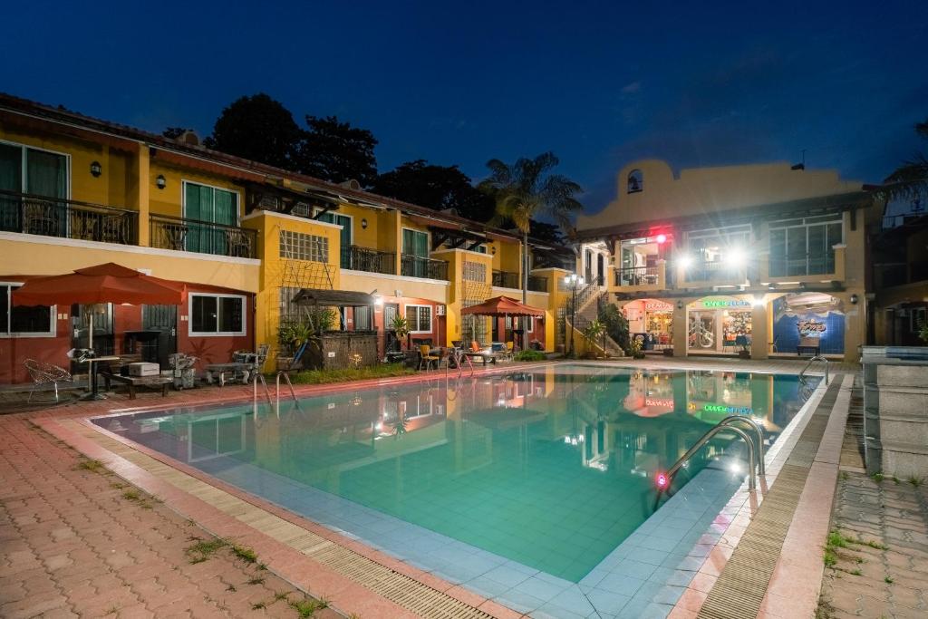 Swimming pool