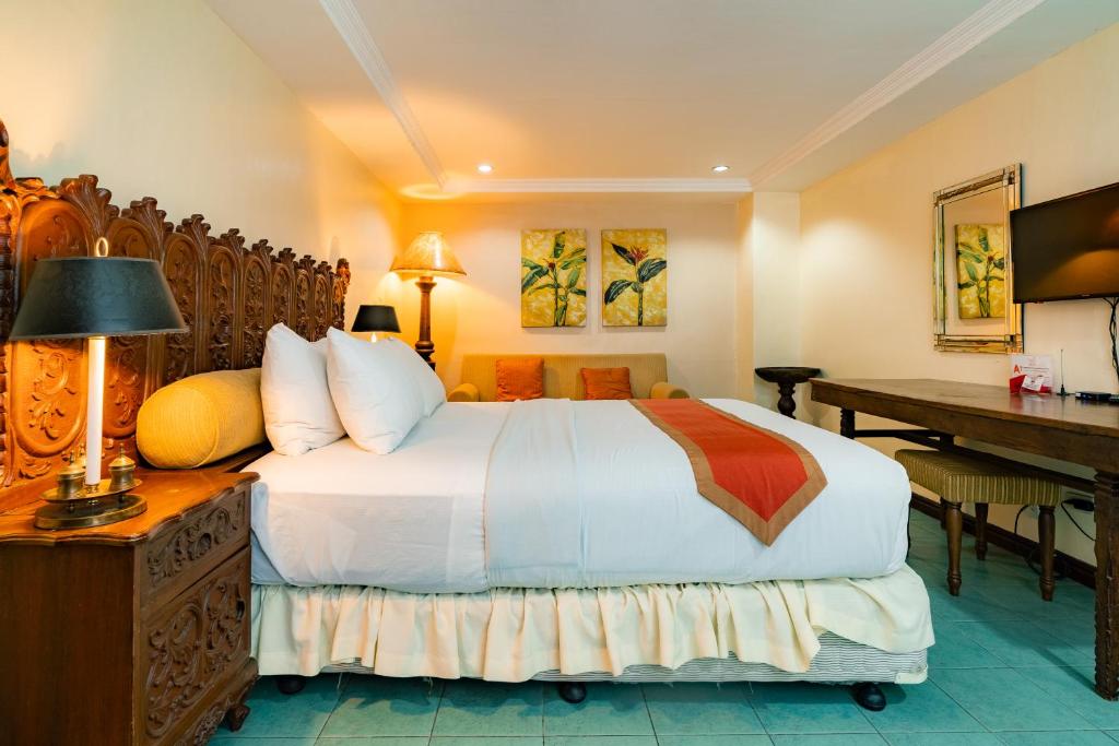 Crown Regency Residences Davao Hotel