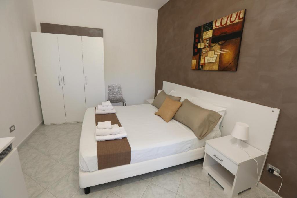 Helios Rooms - 1