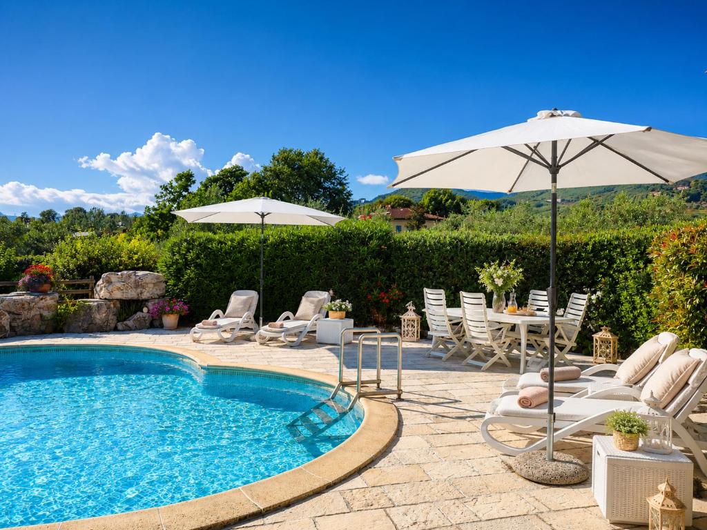 Tuscan Villa exclusive use of private pool A/C Wifi Villa Briciola - 2