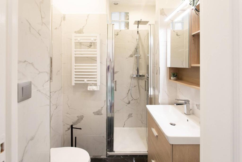 L23 Staywizus - 1 BDR Shakespeare 2 balconies - Clim & WIFI - 5
