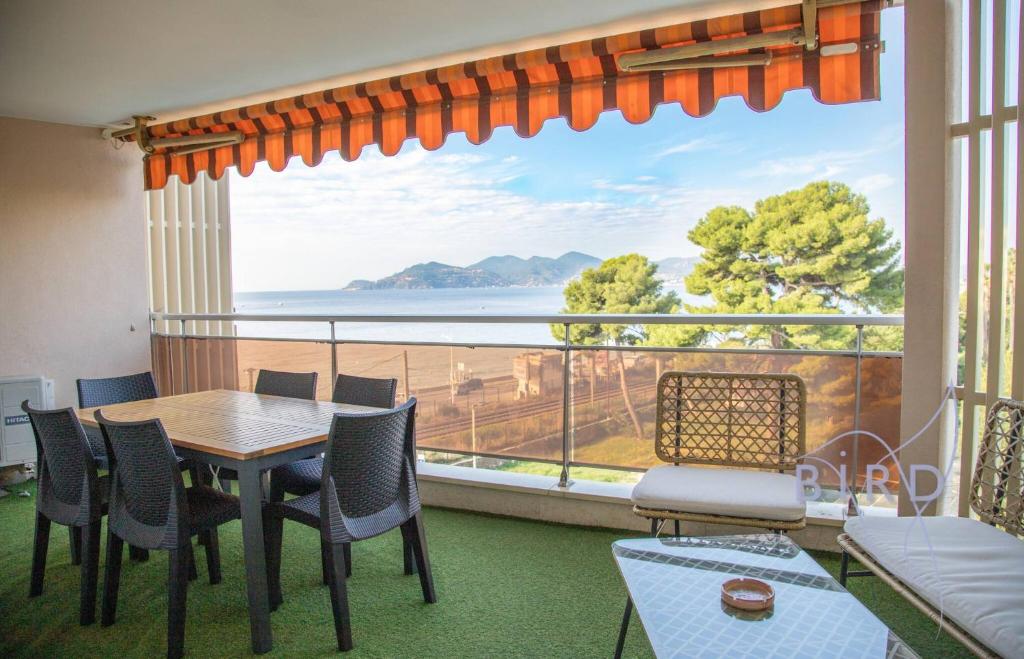 Vue Mer et Esterel Cannes just next to the beach - 4