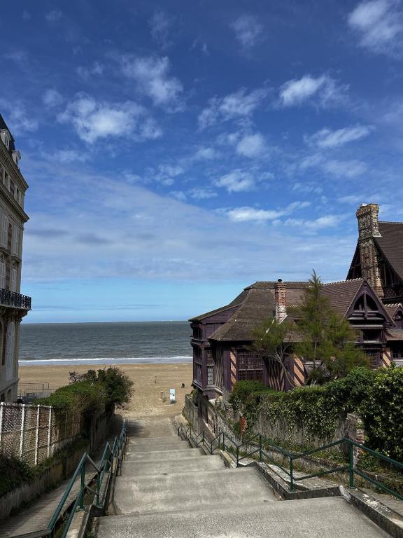 Cocon rénové à Trouville-sur-Mer avec balcon - 5