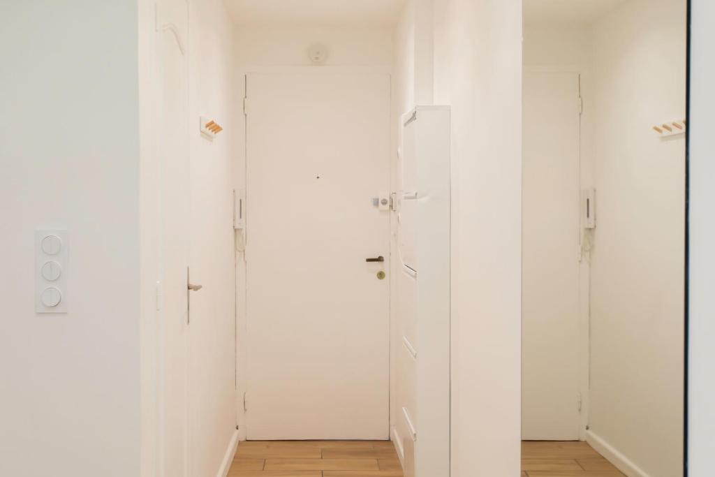 A4 Staywiz us-2P Au coeur de Juan les Pins 5min Mer - AC Balcon - 3