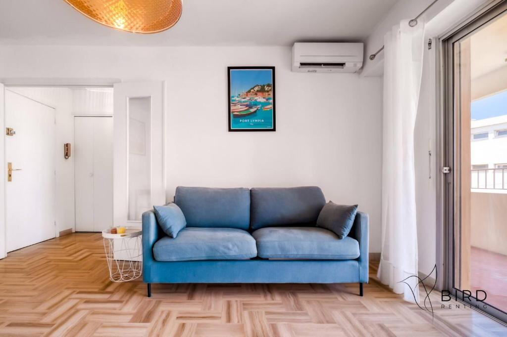 Nice 1BR w Terrace & Parking - 3