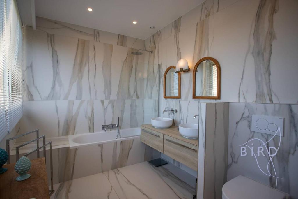 Smart flat in Antibes sea view AC parking and pool - 5
