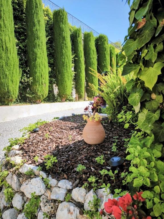 Villa vue mer au pied du célebre village de Mougins - 2