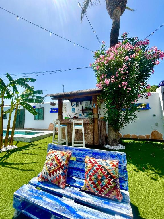 GATU Villa Lurberri, piscina privada, Parking, jardines -Mayores de 25 años y familias " - 4