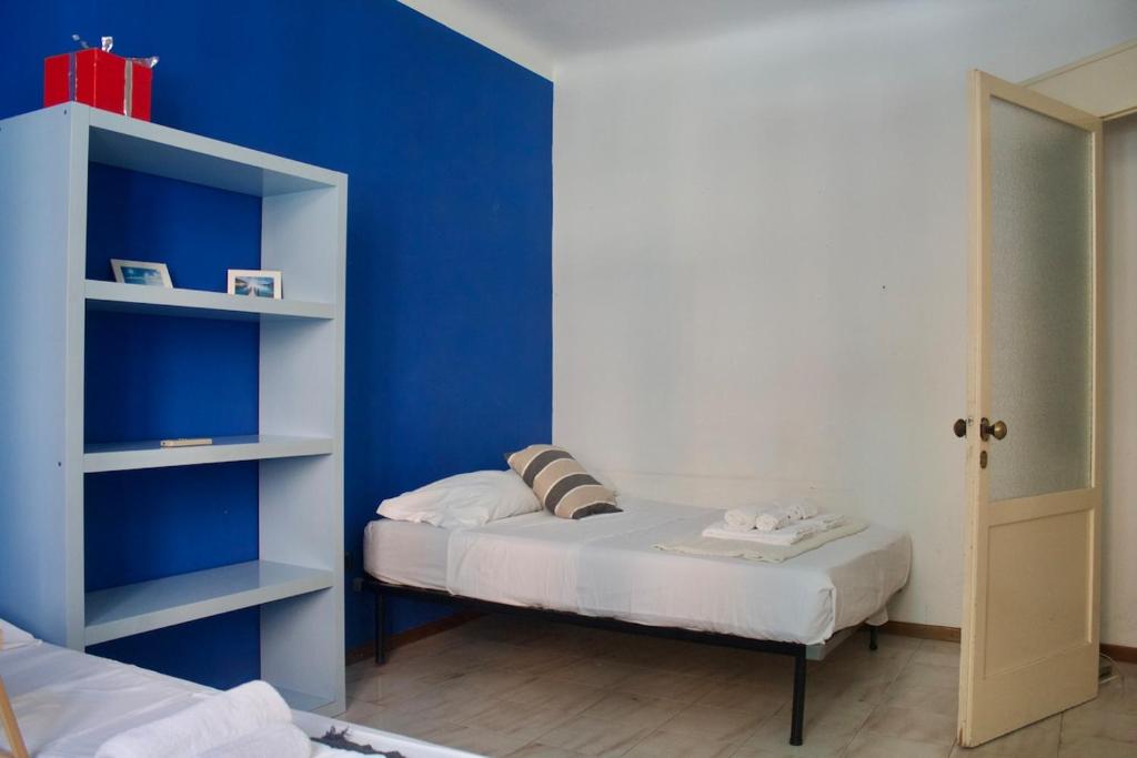 Ample 2-BR Home Steps to Navigli - 4