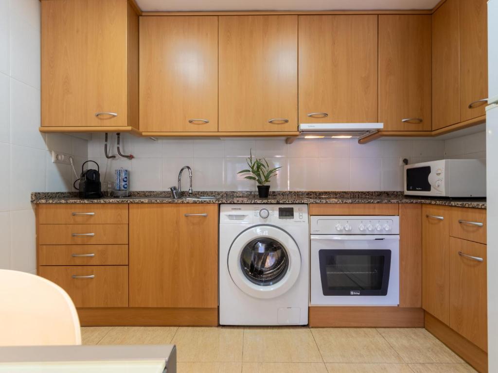 Apartment Almansa by Interhome - 4