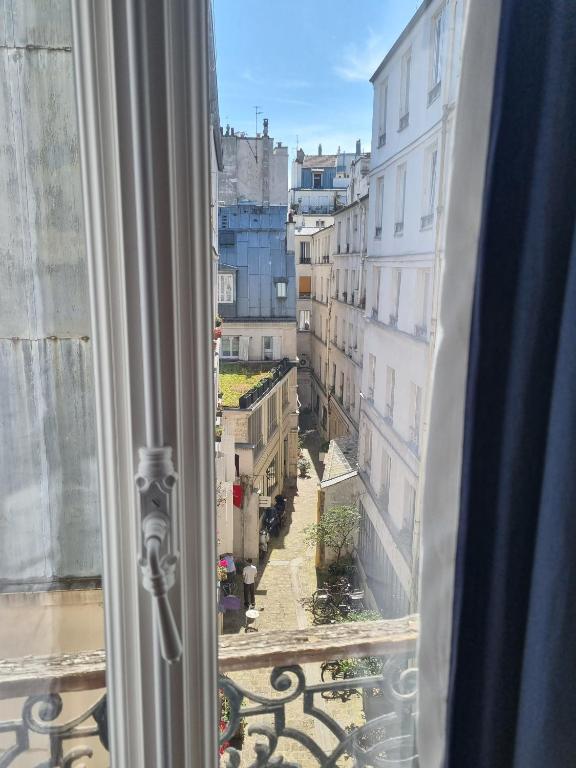 Paris, cozy apartment Marais - 2