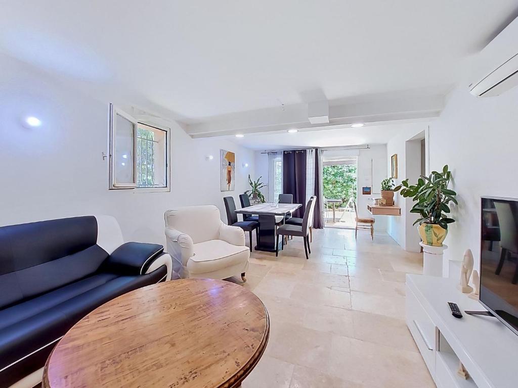 Apartment Bas de villa Anémones by Interhome - 2