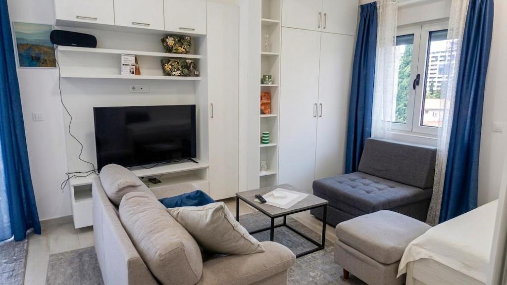 Modern sea view studio with terrace five min to beach - 2