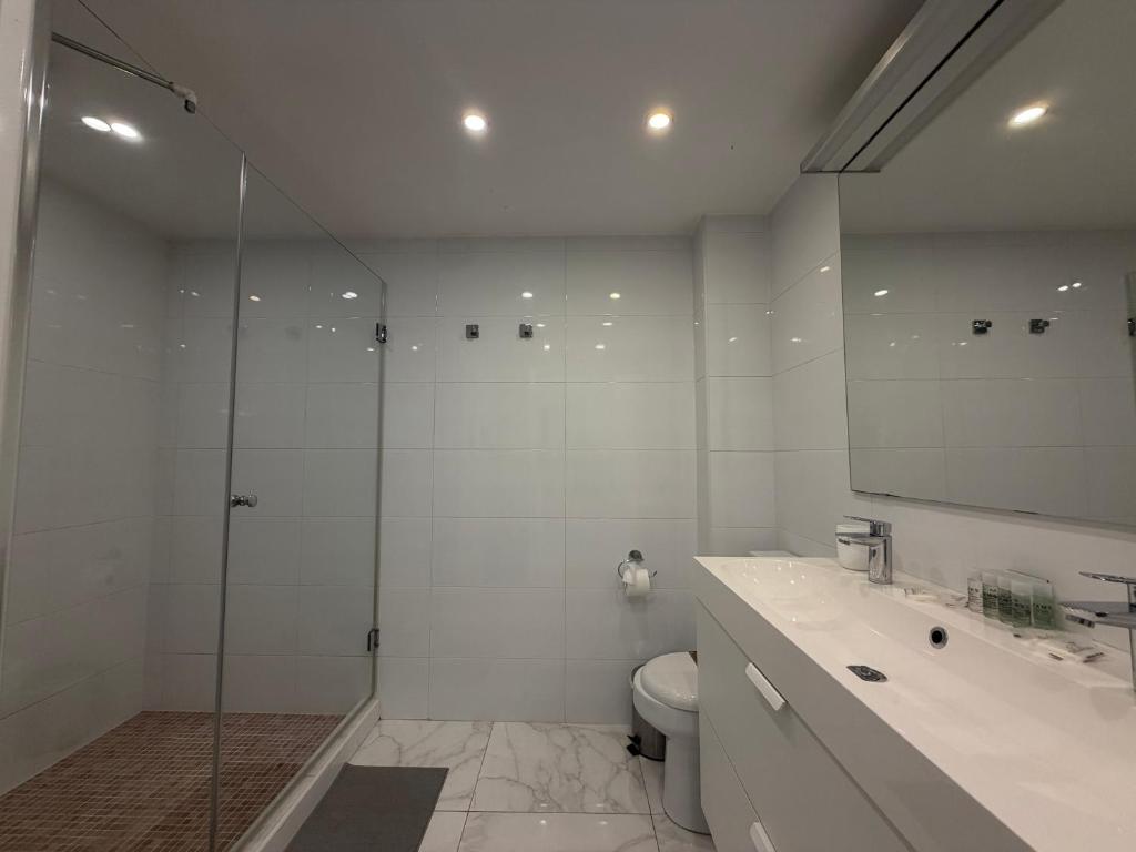 Marina Views Marbella Beachfront Center - EaW Homes - 3