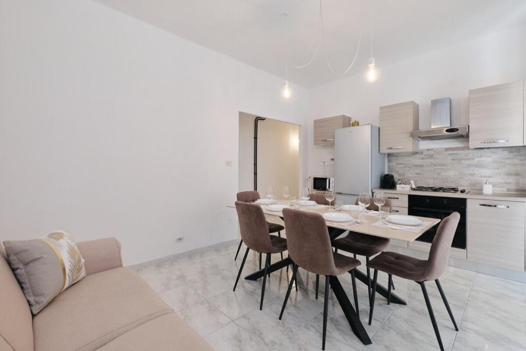 Colosseum 4 stops away 3BR - WiFi - Netflix - 5