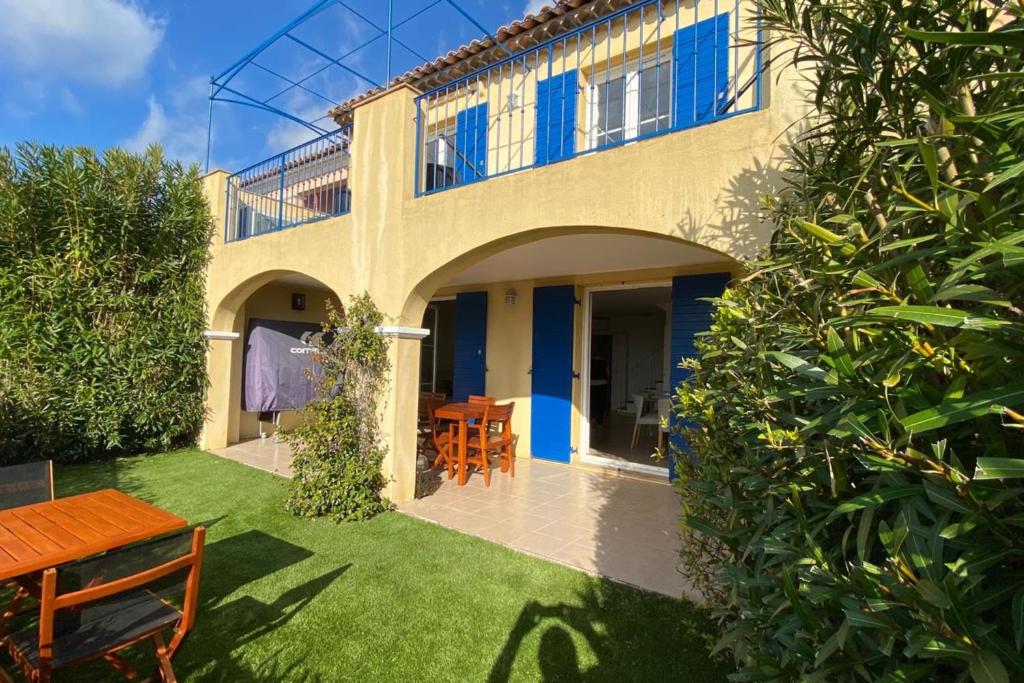 Beautiful and peaceful villa in a residence - 2