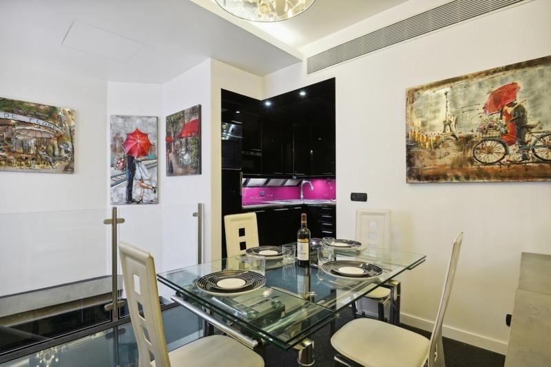 257 Suite Pouchet - Superbe Appartement à Paris - 2