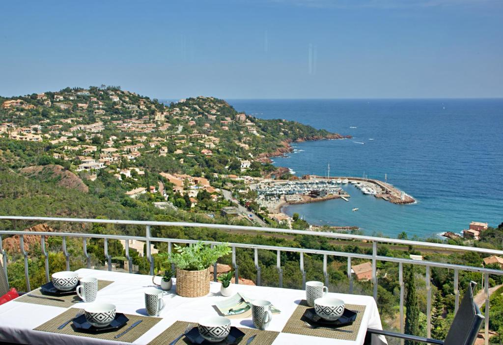 Haut de villa avec piscine privée et vue panoramique mer et Esterel - 4