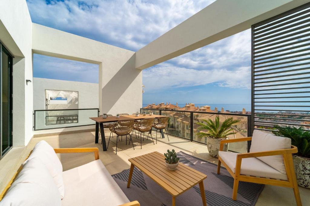 Modern Townhouse with Sea Views - 1