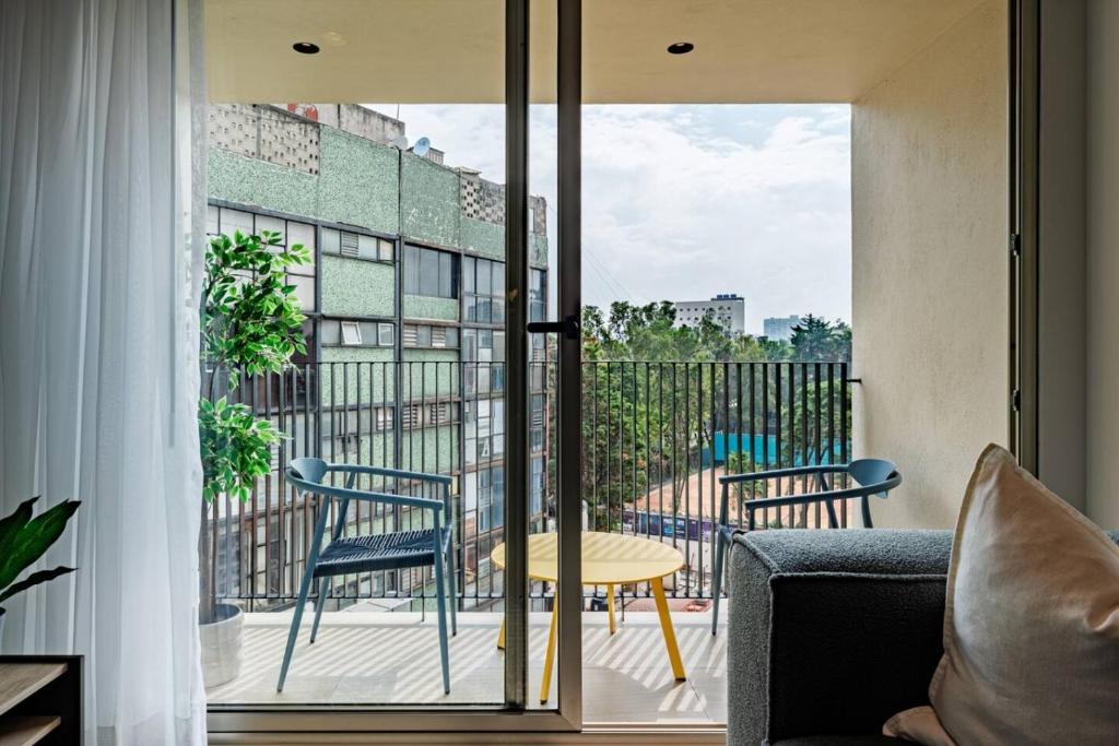 Spacious Condesa Apartment Near Cafes and Parks - 5