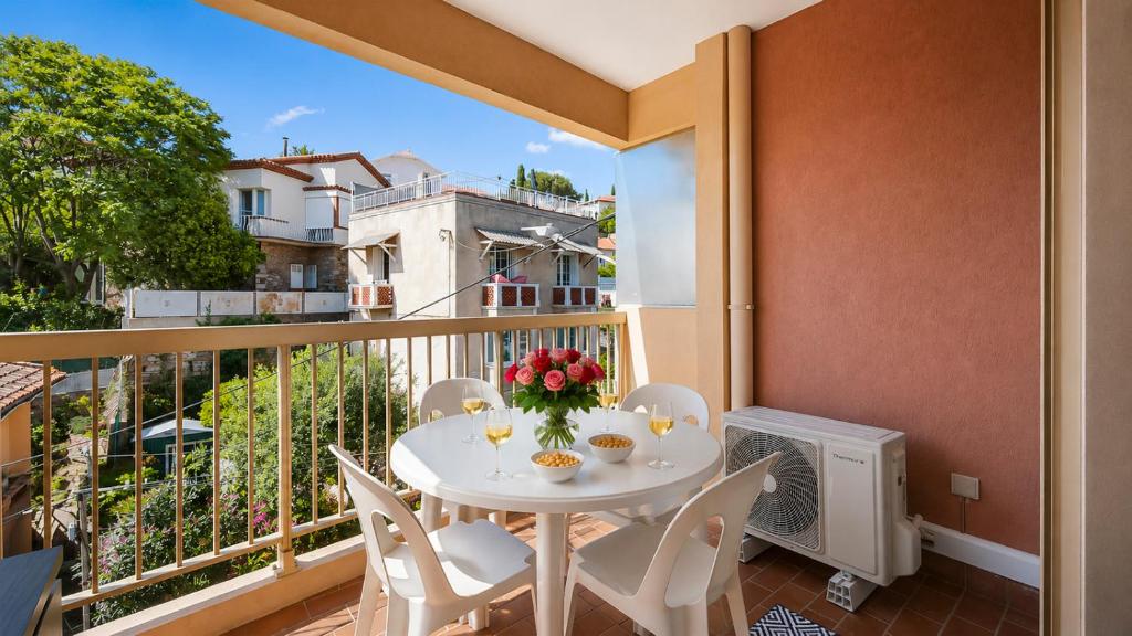 Elegant T2 avec balcon, parking et climatisation - 1