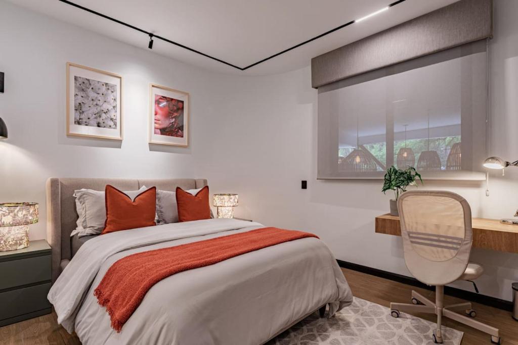 Spacious Group Getaway with Private Terrace and Grill - 1