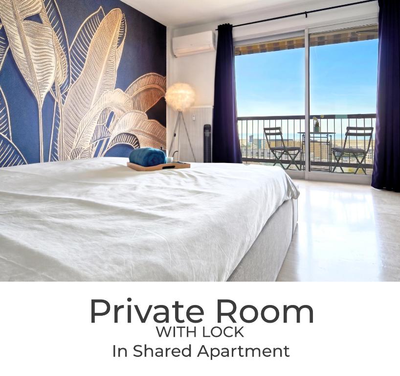 Private Sea View Rooms from Floor 16 in Shared Apartment - AC - Walk to Airport - 2